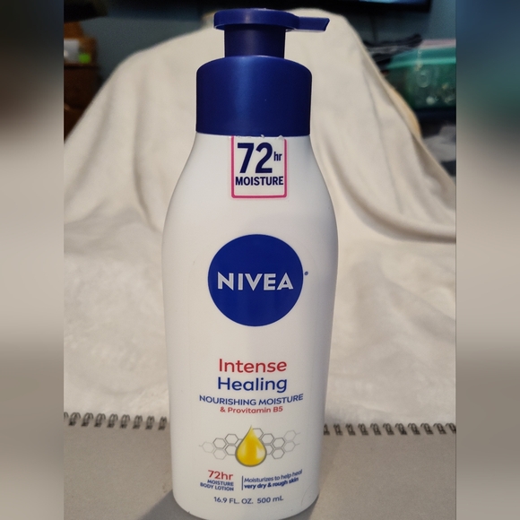 Nivea Intense Healing 16.9oz - Picture 1 of 5